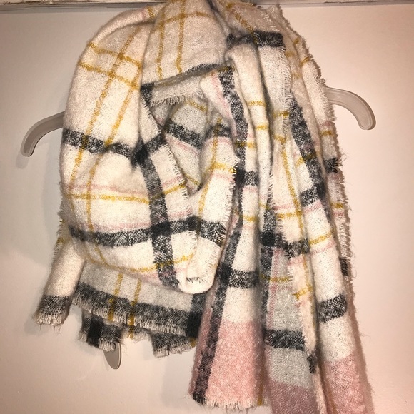 Blanket Scarf - Picture 1 of 3
